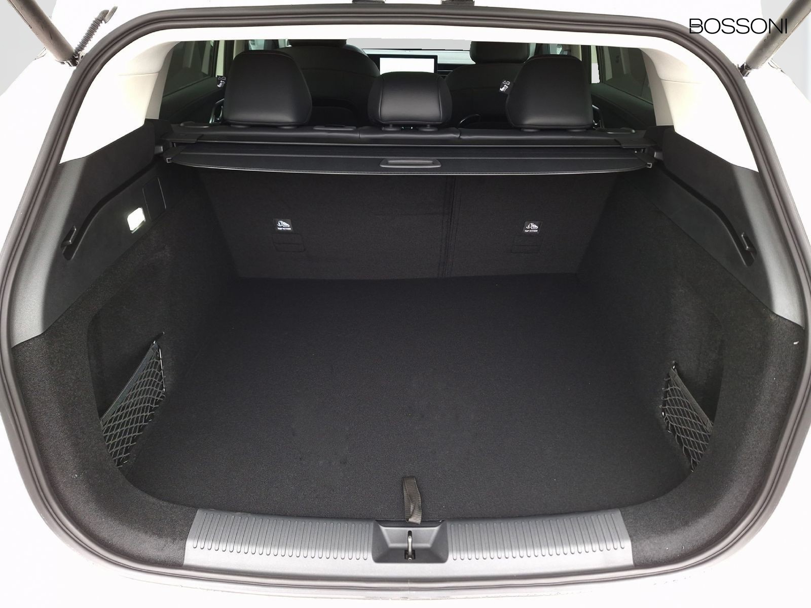 6 - Mg HS 1.5 phev luxury auto