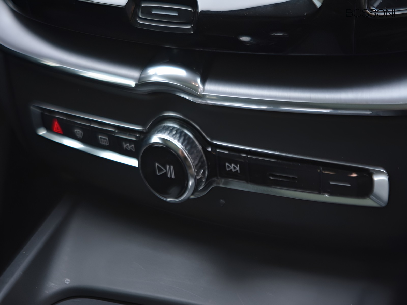 11 - Volvo XC60 2.0 b4 momentum pro automatico