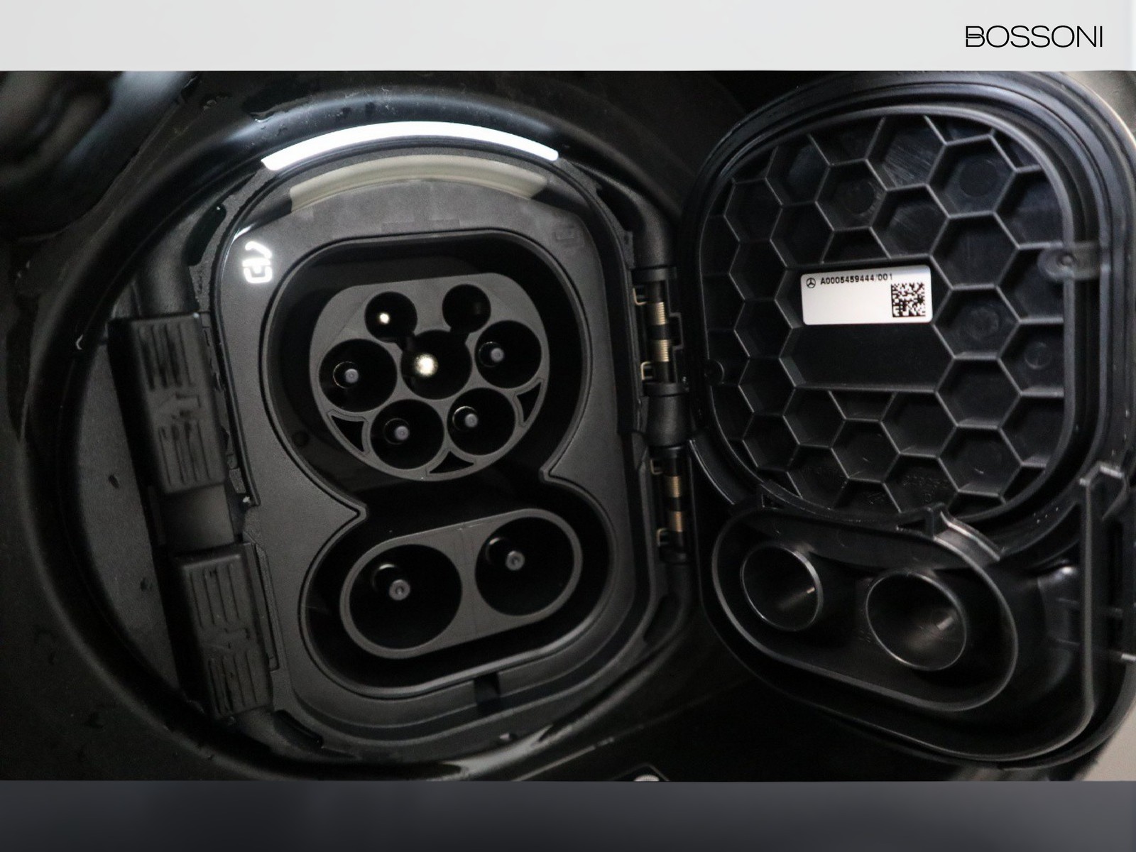 18 - Mercedes EQB 250+ progressive advanced