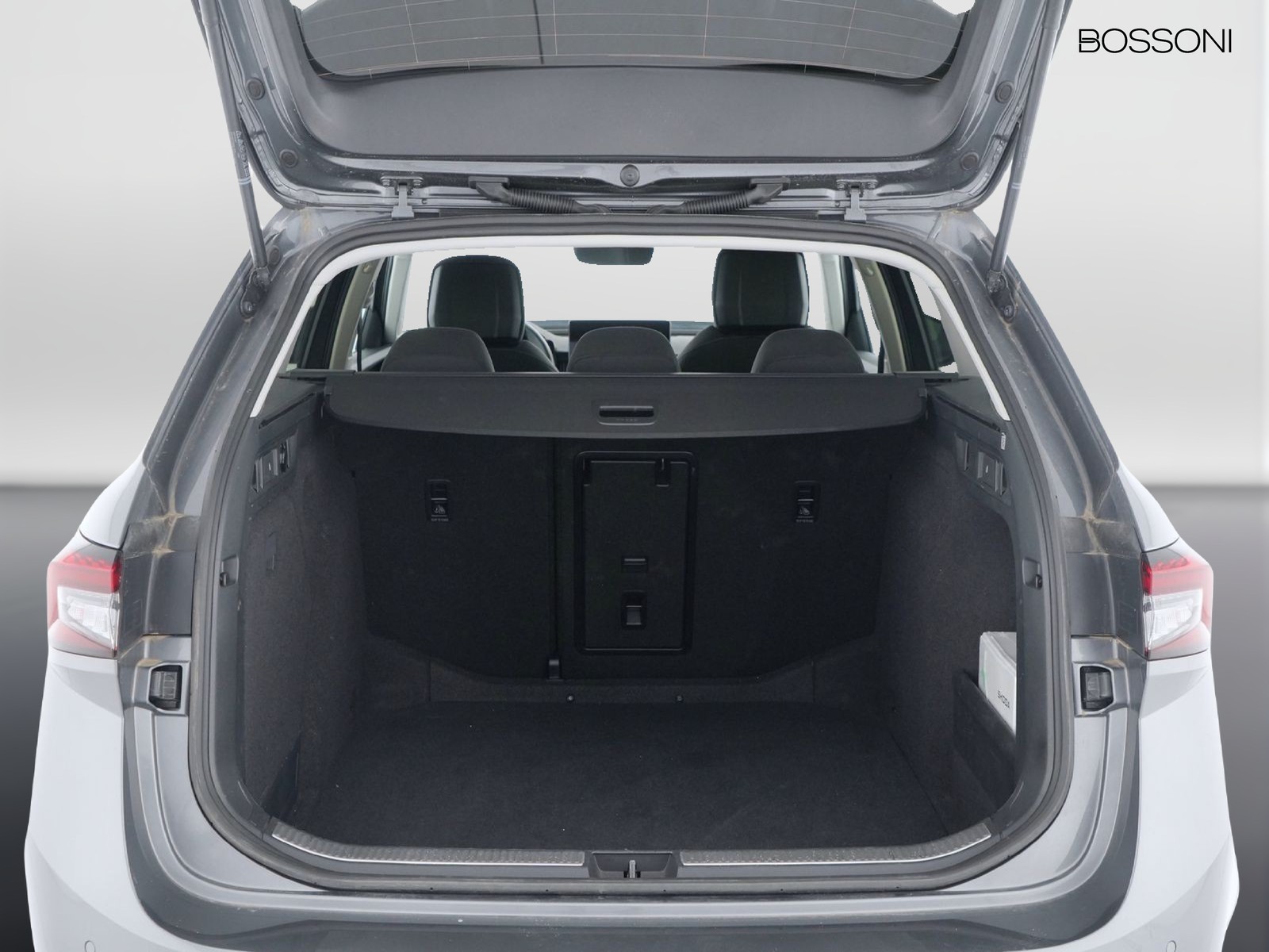 10 - Skoda Superb wagon 2.0 tdi evo 150cv selection dsg