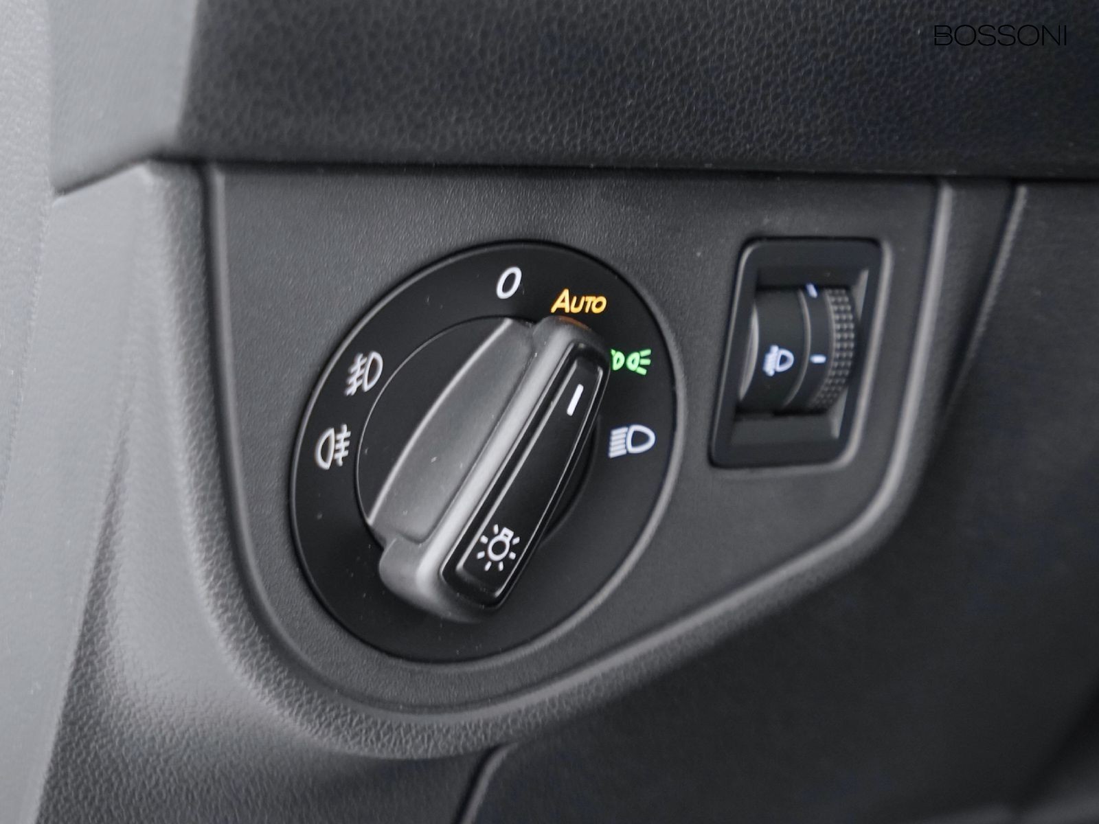 14 - Volkswagen Taigo 1.5 tsi act 150cv r-line dsg