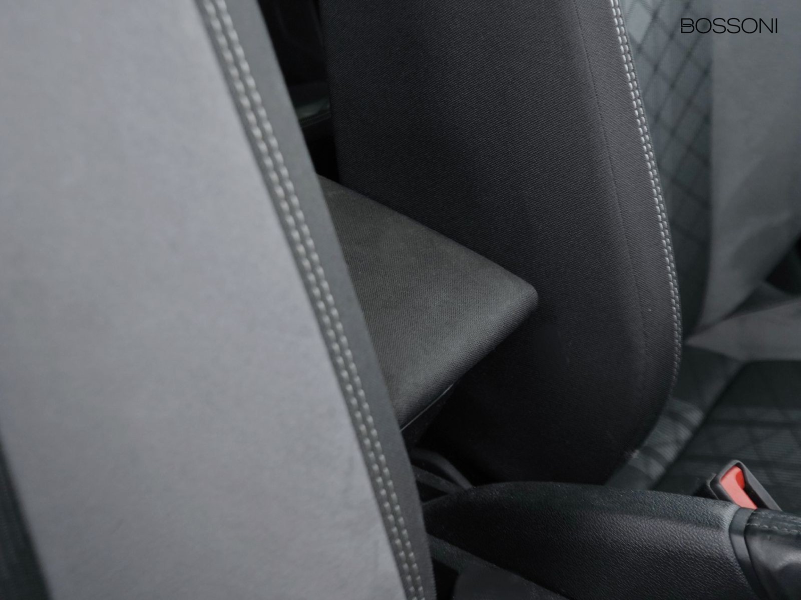 16 - Volkswagen Taigo 1.5 tsi act 150cv r-line dsg