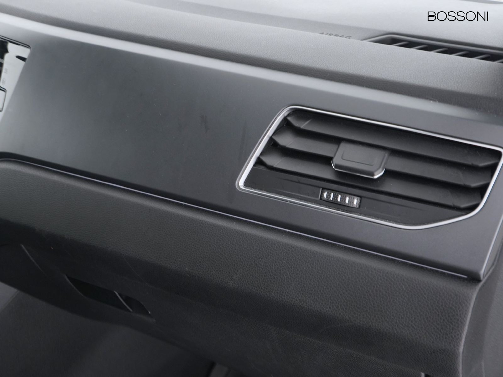 17 - Volkswagen Taigo 1.5 tsi act 150cv r-line dsg