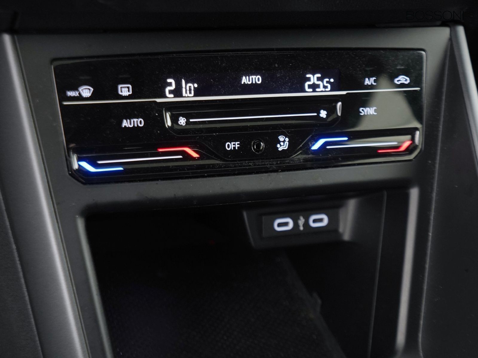 24 - Volkswagen Taigo 1.5 tsi act 150cv r-line dsg