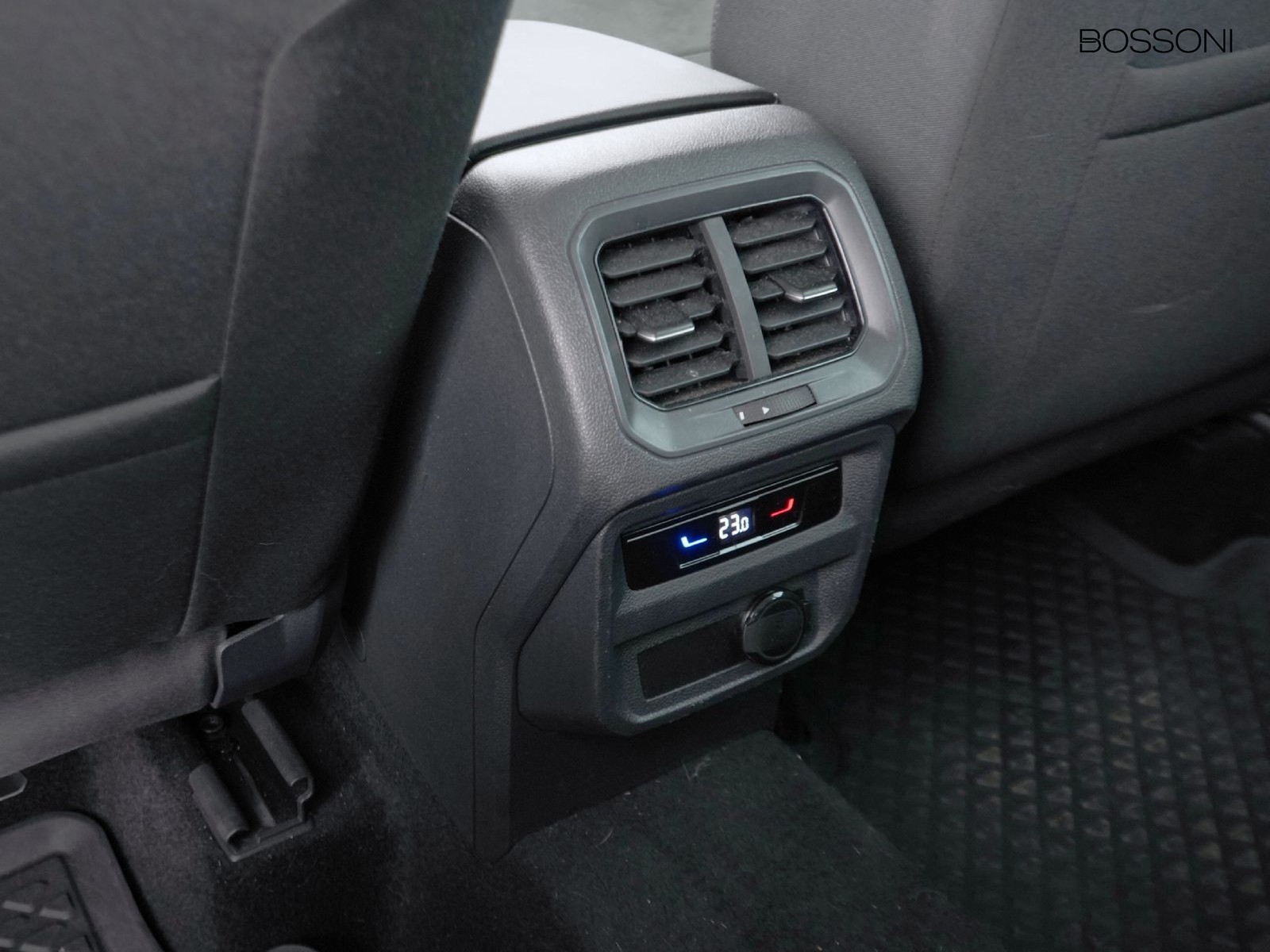 29 - Volkswagen Tiguan 1.5 tsi act 150cv elegance dsg