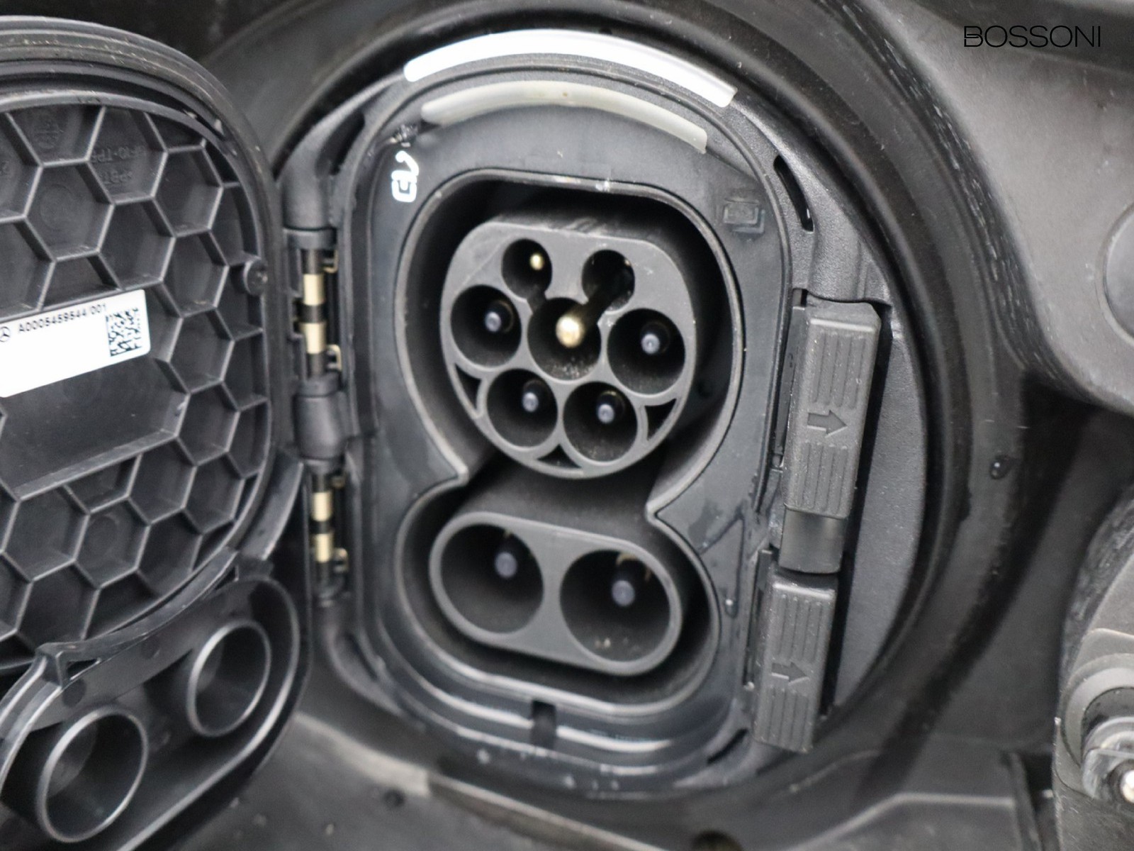 17 - Mercedes GLC suv 300 de plug in hybrid amg line advanced 4matic 9g-tronic