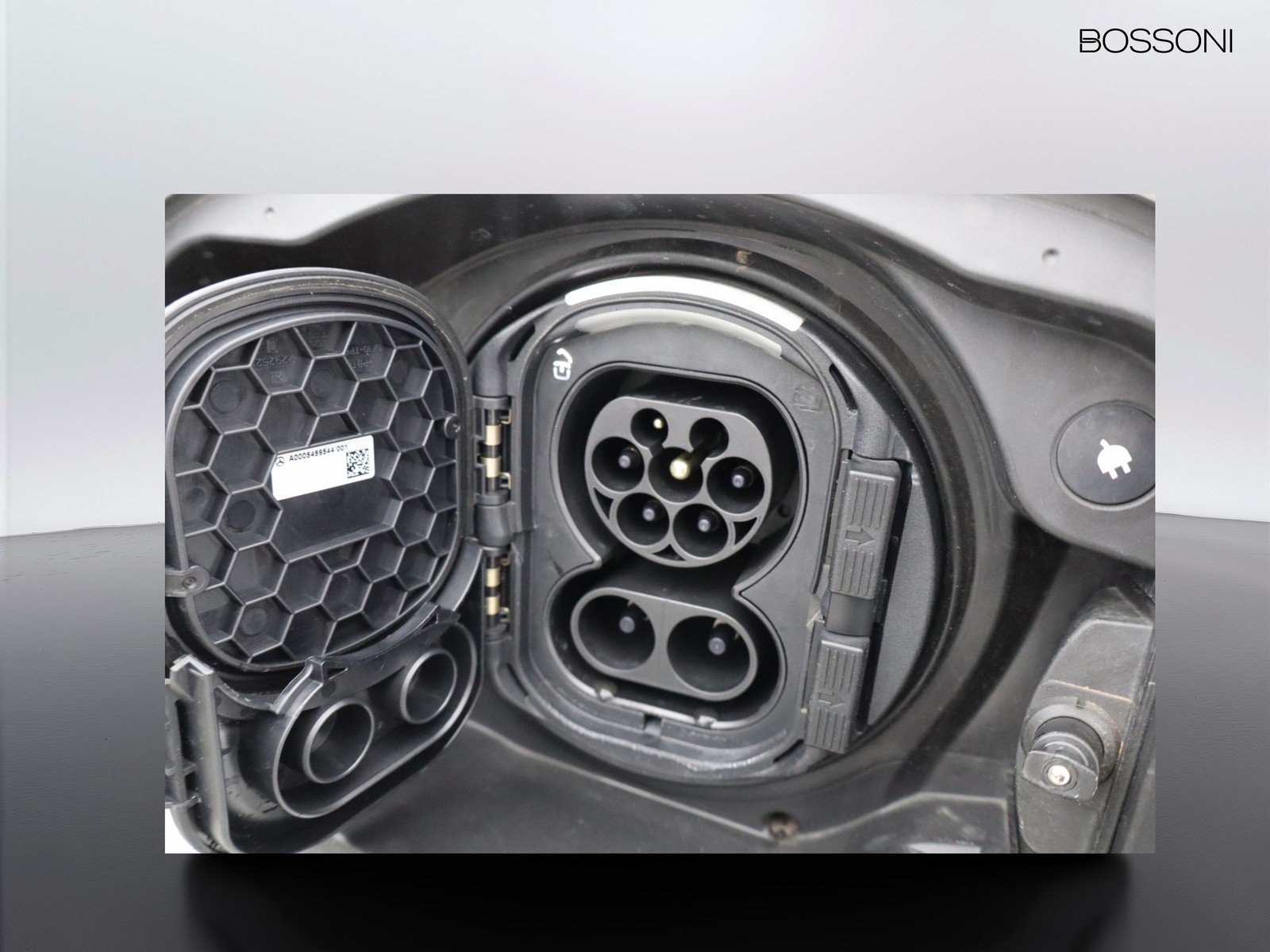 17 - Mercedes GLC suv 300 de plug in hybrid amg line advanced 4matic 9g-tronic