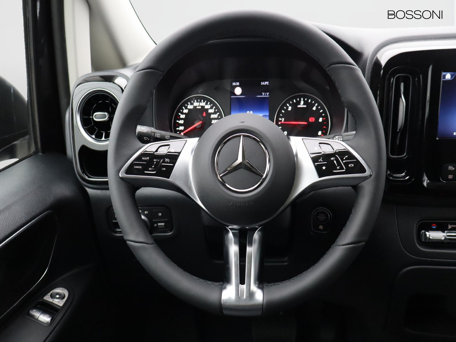 14 - Mercedes Vans Vito mixto 116 cdi long select 9g-tronic