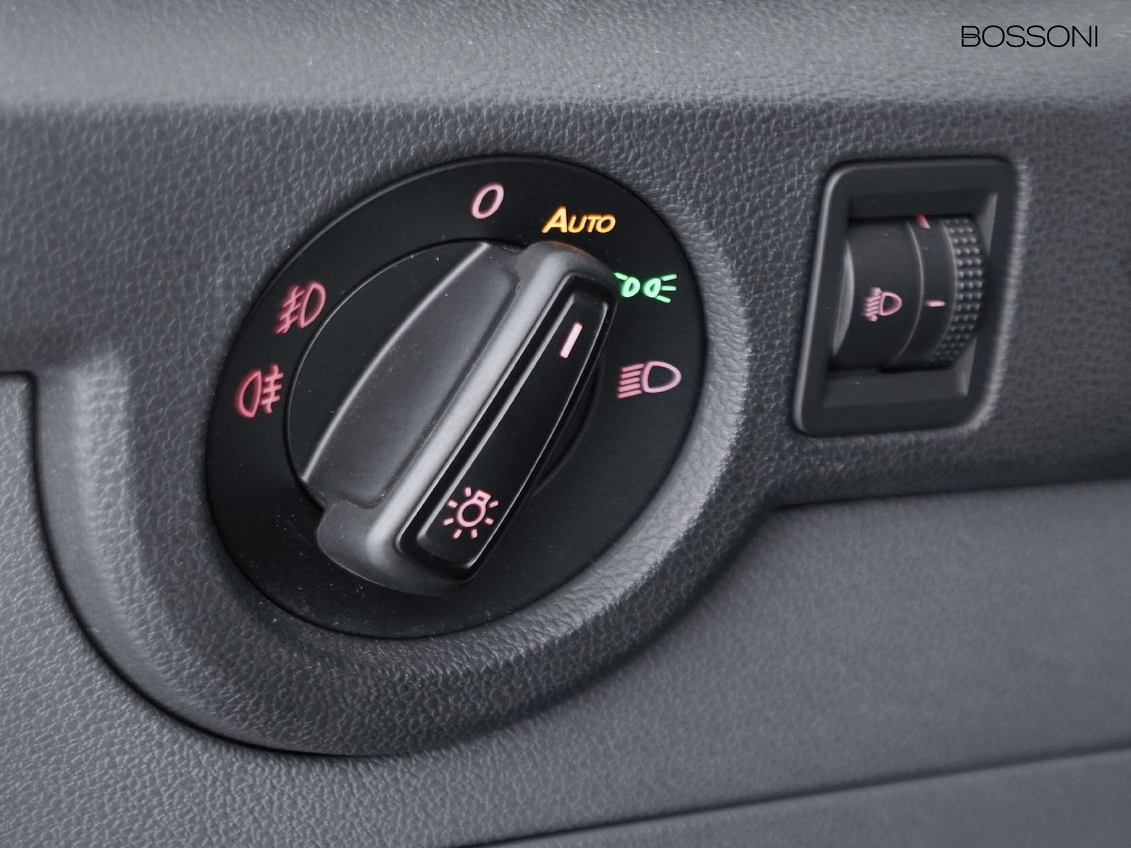 16 - Volkswagen T-Cross 1.0 tsi style dsg