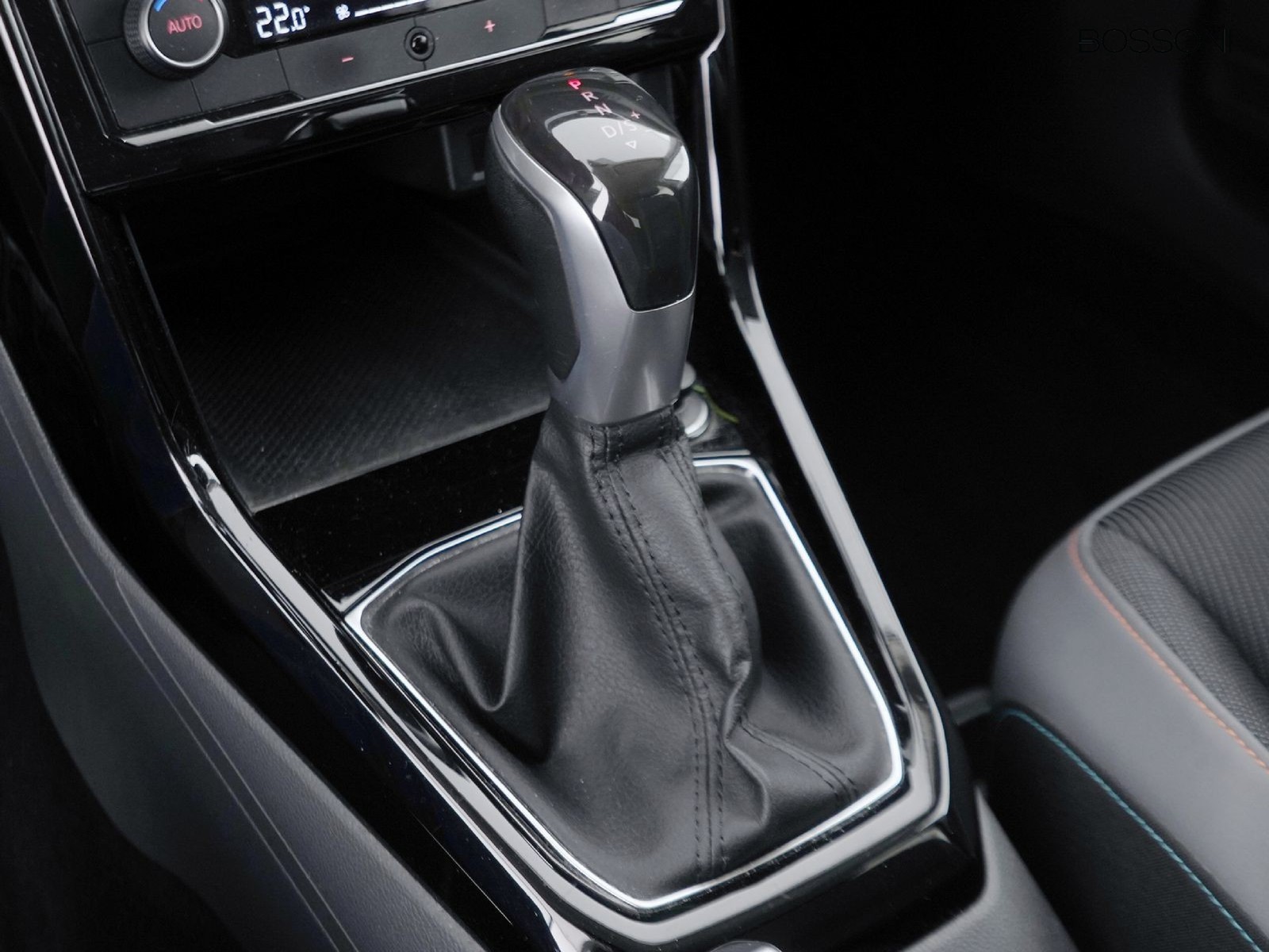 22 - Volkswagen T-Cross 1.0 tsi style dsg