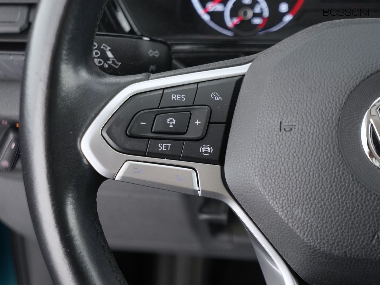 24 - Volkswagen T-Cross 1.0 tsi style dsg