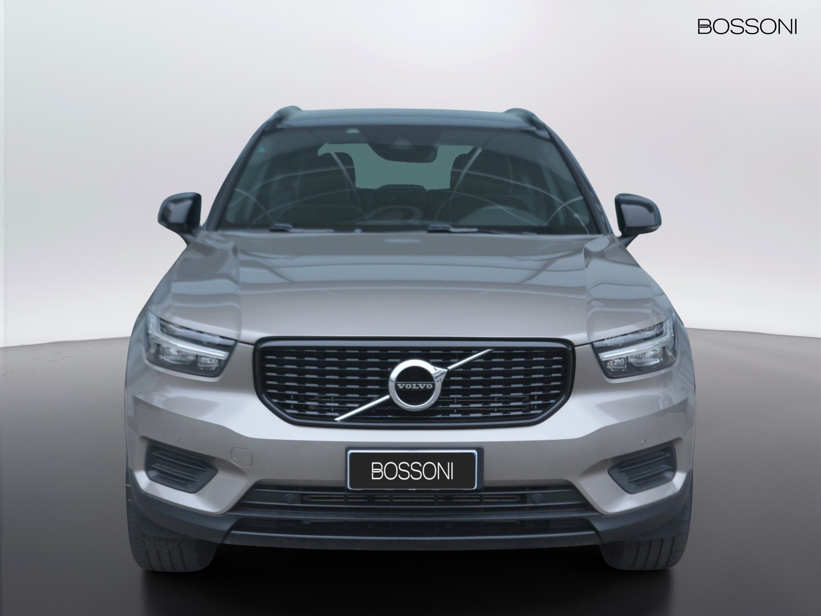 2 - Volvo XC40 1.5 t4 recharge plug-in-hybrid r-design geartronic my21