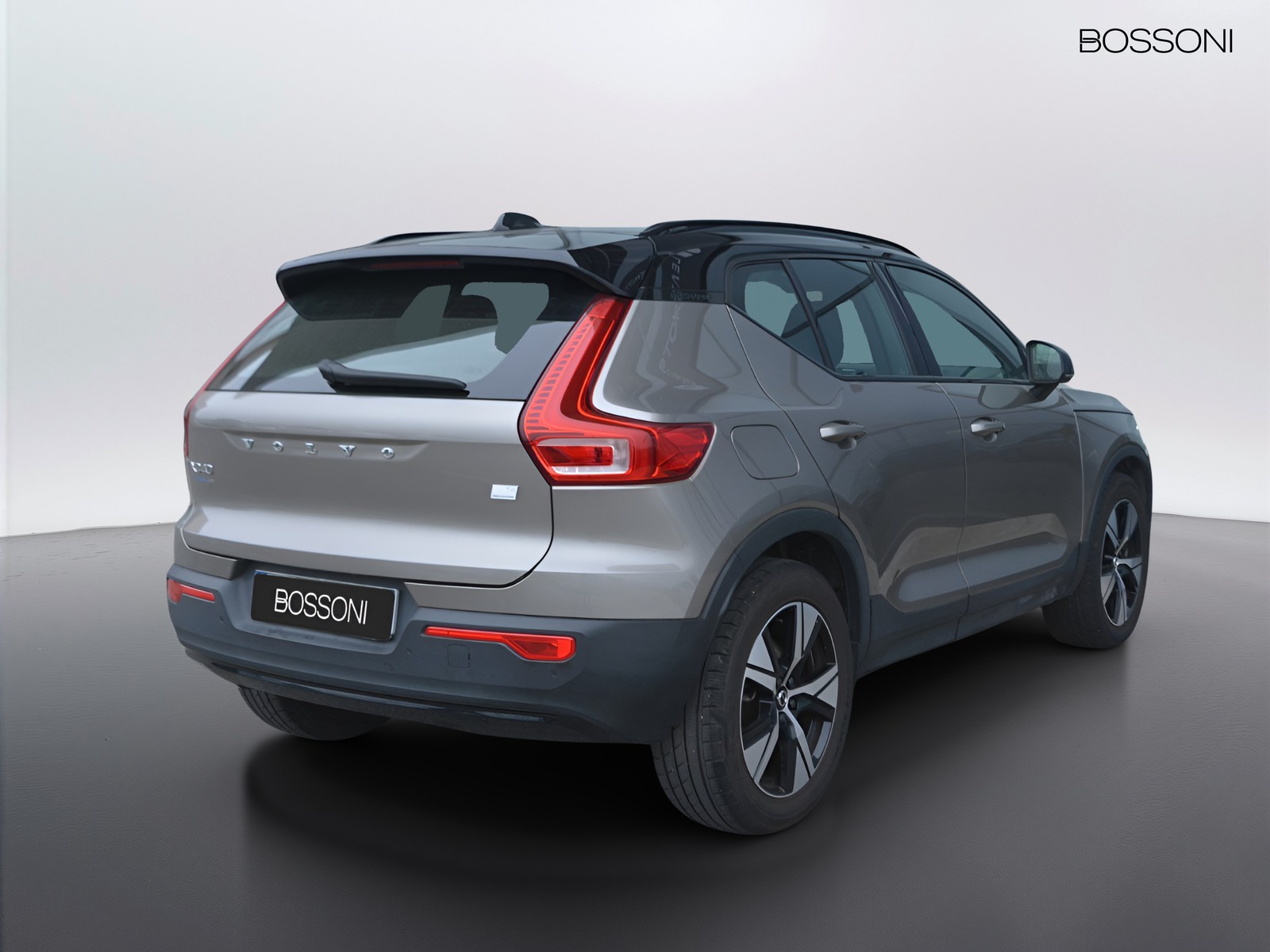 3 - Volvo XC40 1.5 t4 recharge plug-in-hybrid r-design geartronic my21