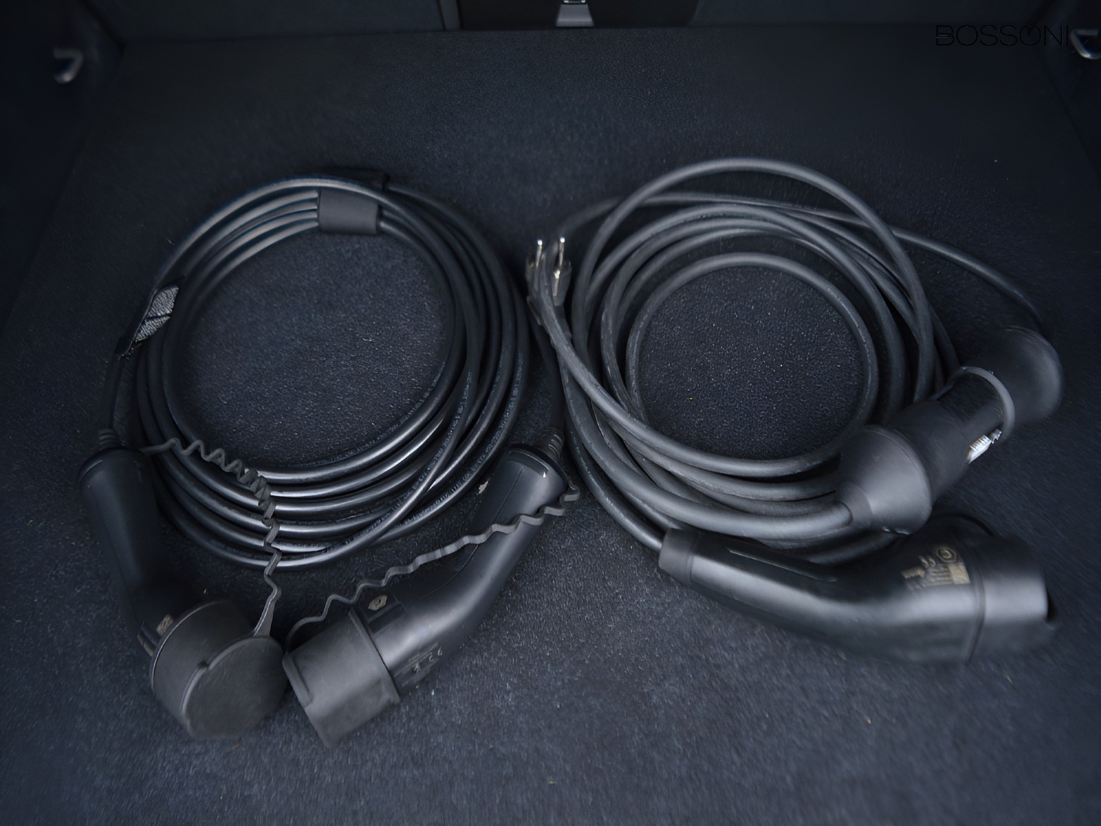 14 - Volvo XC40 1.5 t4 recharge plug-in-hybrid r-design geartronic my21