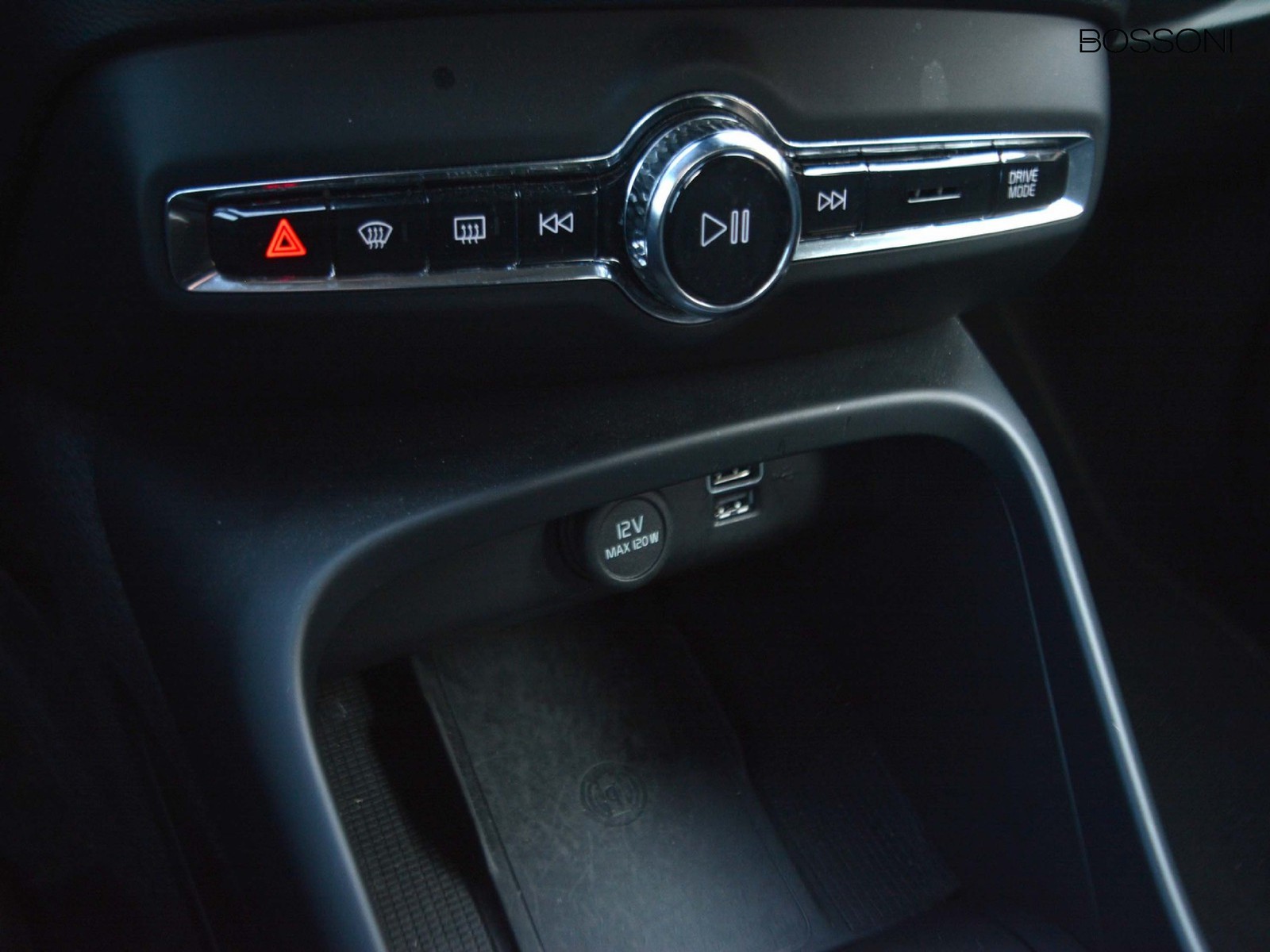 11 - Volvo XC40 1.5 t4 recharge plug-in-hybrid inscription expression geartronic my21