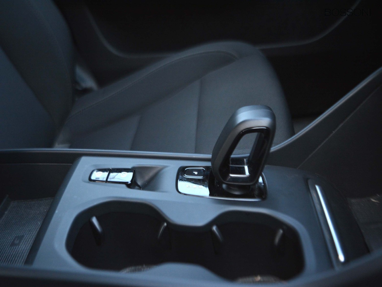 12 - Volvo XC40 1.5 t4 recharge plug-in-hybrid inscription expression geartronic my21