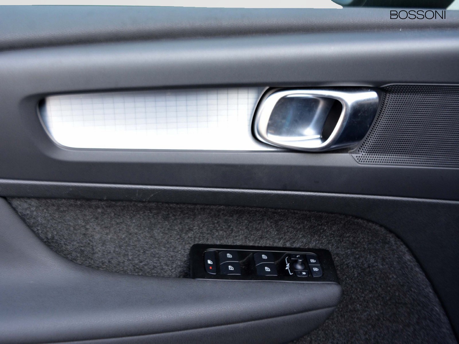 15 - Volvo XC40 1.5 t4 recharge plug-in-hybrid inscription expression geartronic my21