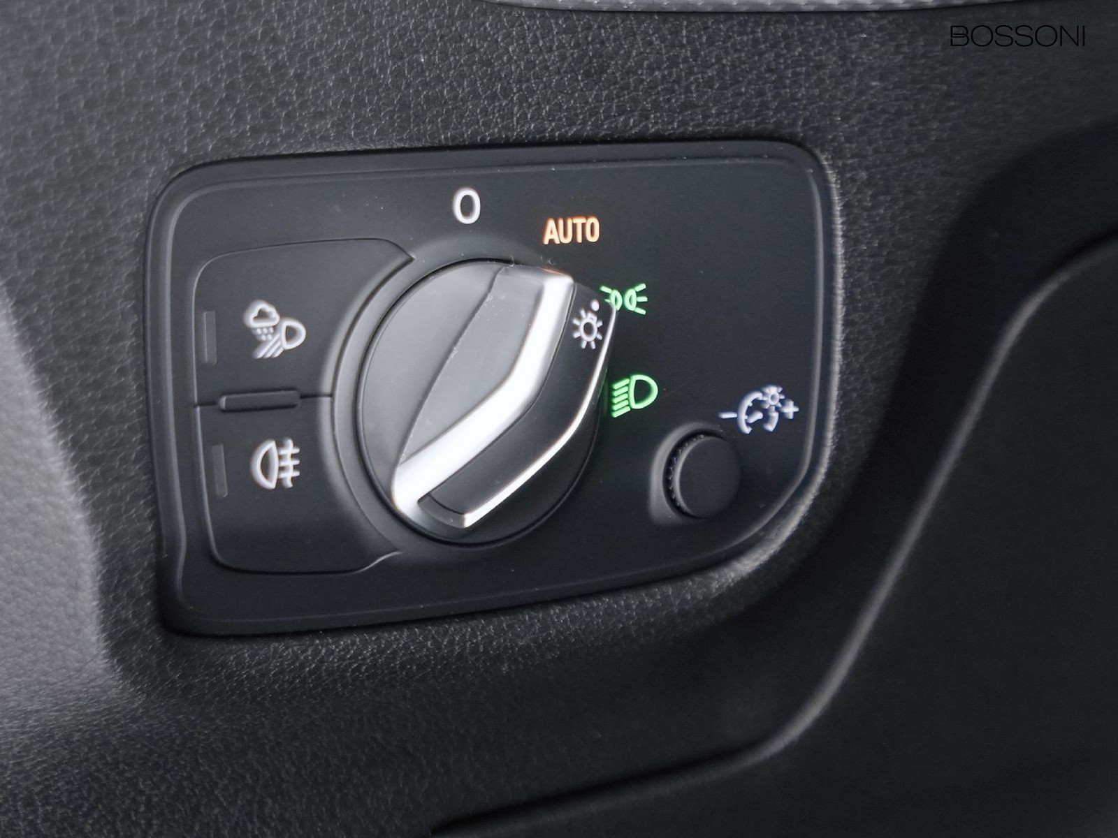 11 - Audi Q2 35 1.5 tfsi s line edition s tronic