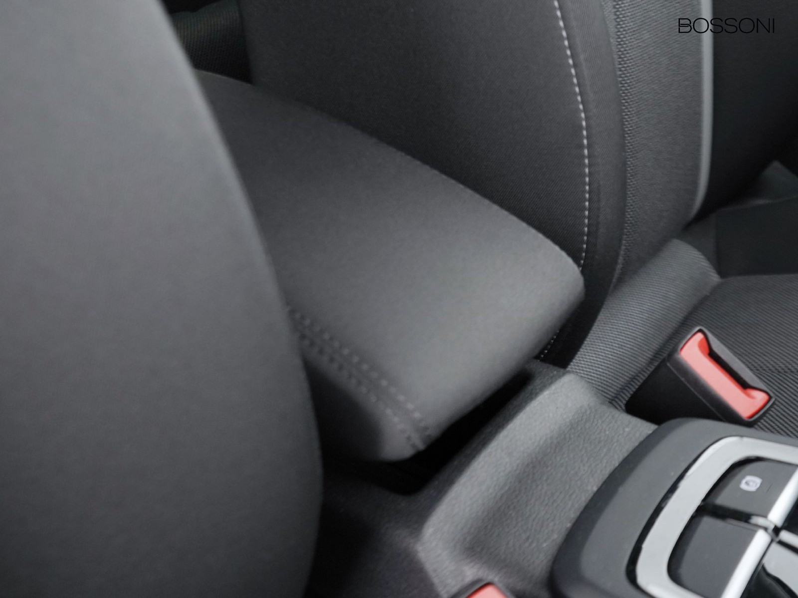 17 - Audi Q2 35 1.5 tfsi s line edition s tronic