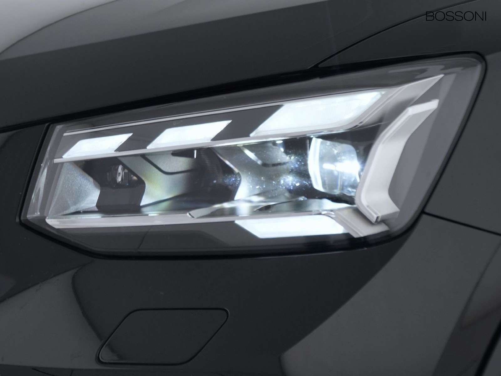 6 - Audi Q2 35 1.5 tfsi s line edition s tronic