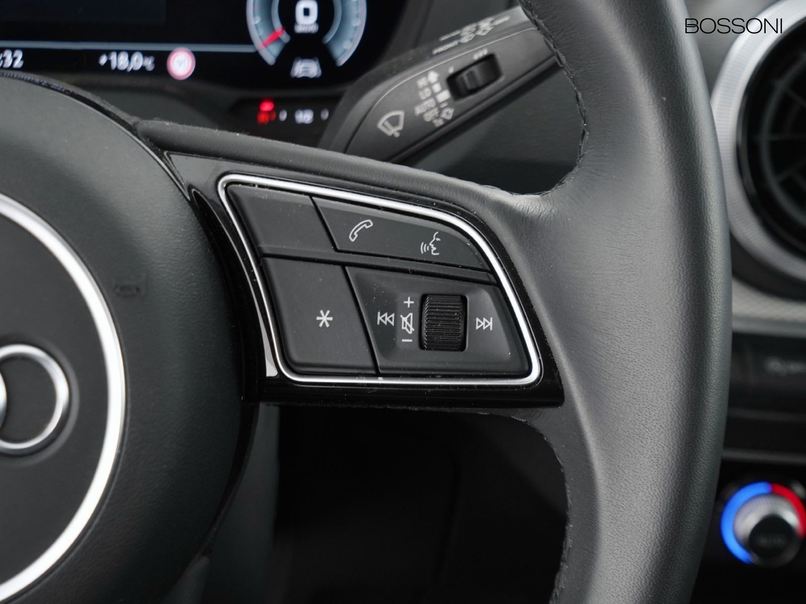 9 - Audi Q2 35 1.5 tfsi s line edition s tronic