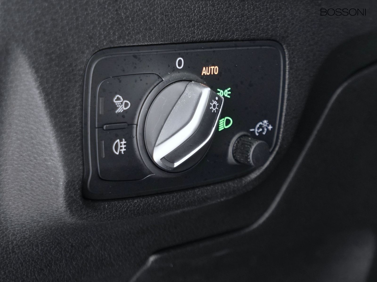 11 - Audi Q2 35 1.5 tfsi s line edition s tronic