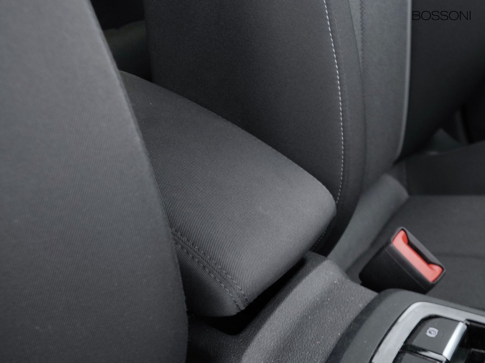 17 - Audi Q2 35 1.5 tfsi s line edition s tronic