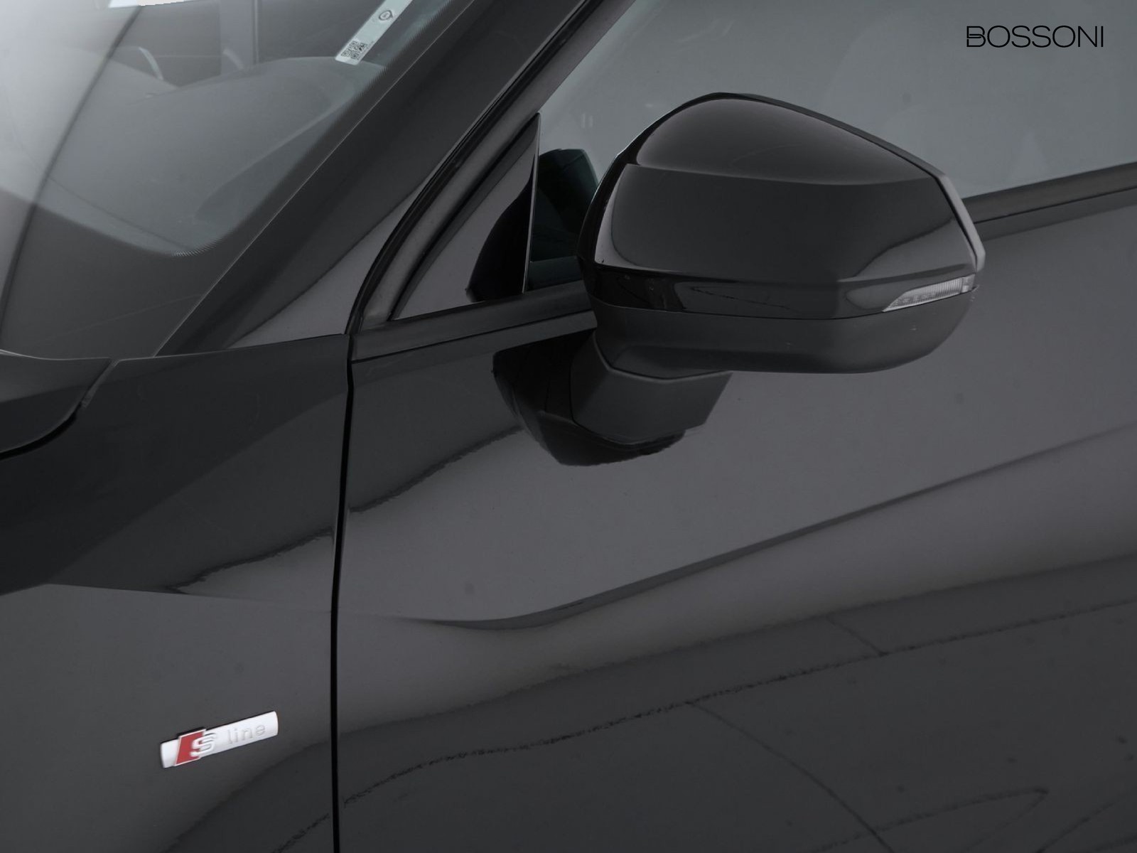 33 - Audi Q2 35 1.5 tfsi s line edition s tronic