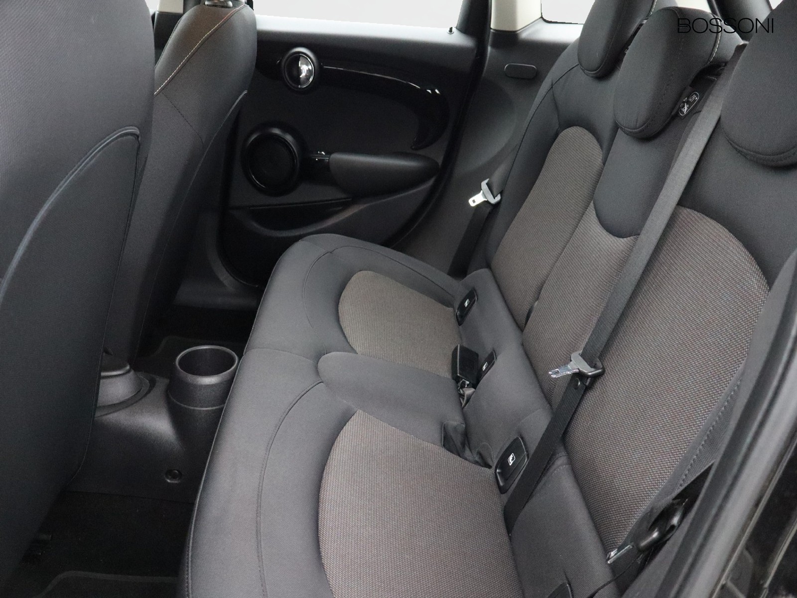 8 - Mini Mini 5 porte 1.5 twin power turbo cooper yours