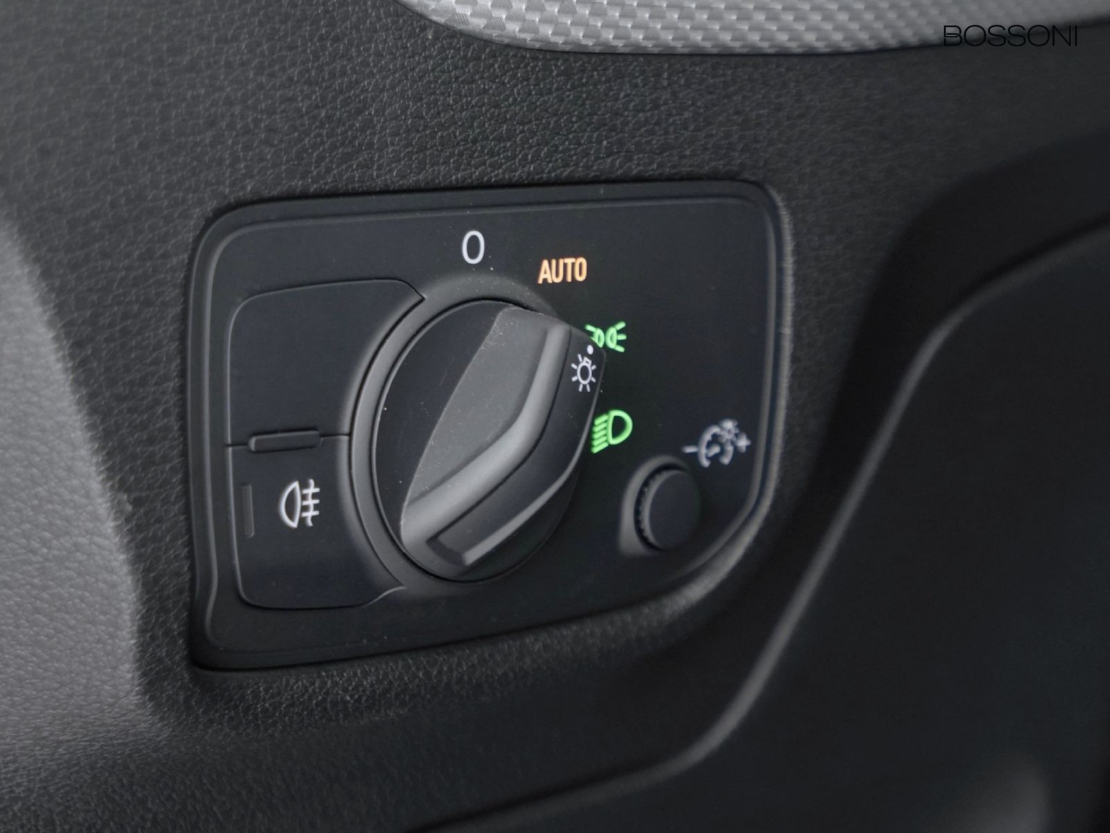 11 - Audi Q2 30 2.0 tdi admired advanced s tronic