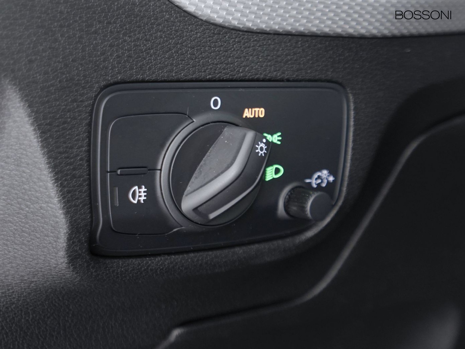 11 - Audi Q2 35 2.0 tdi admired advanced s tronic