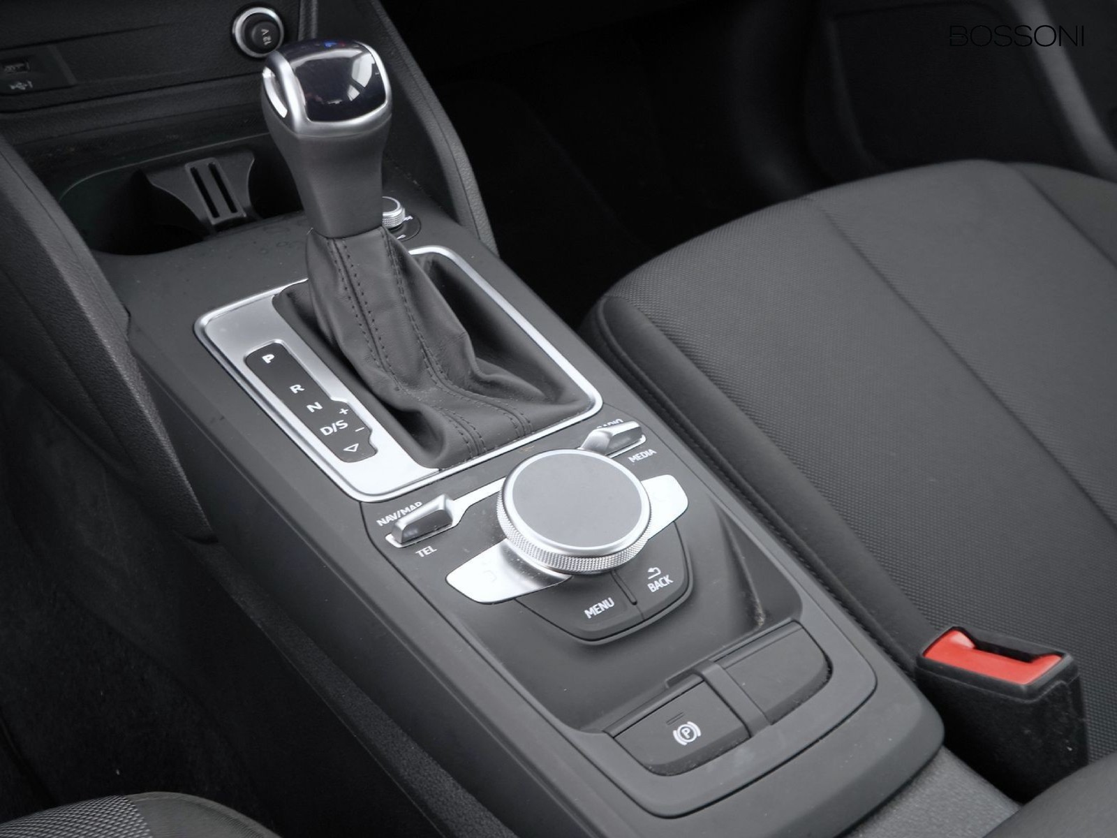 22 - Audi Q2 35 2.0 tdi admired advanced s tronic