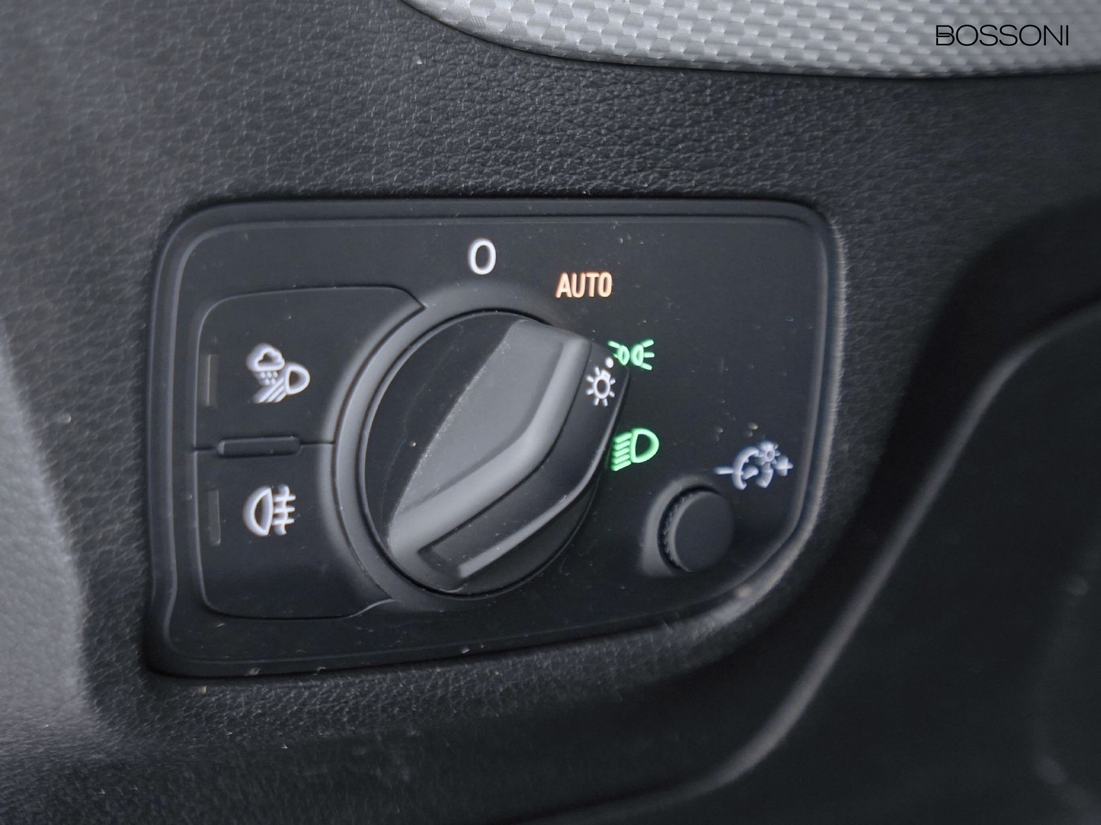 11 - Audi Q2 30 2.0 tdi admired advanced