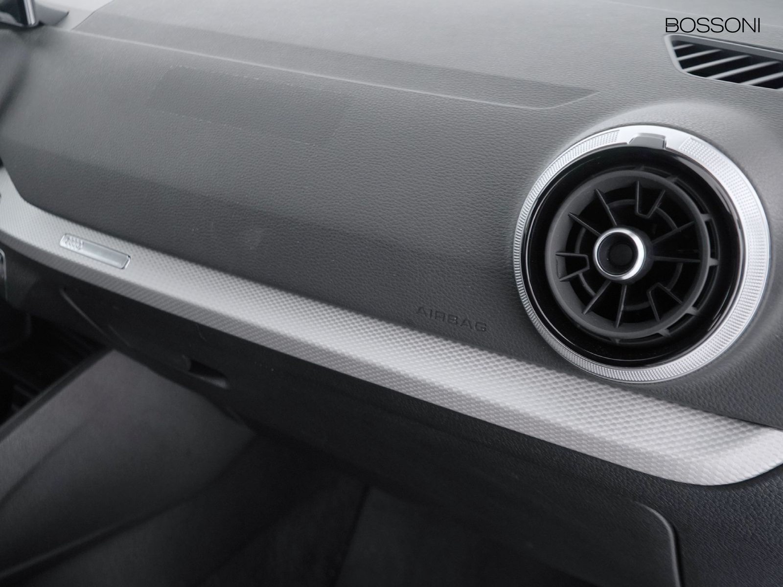 18 - Audi Q2 35 1.5 tfsi s line edition s tronic