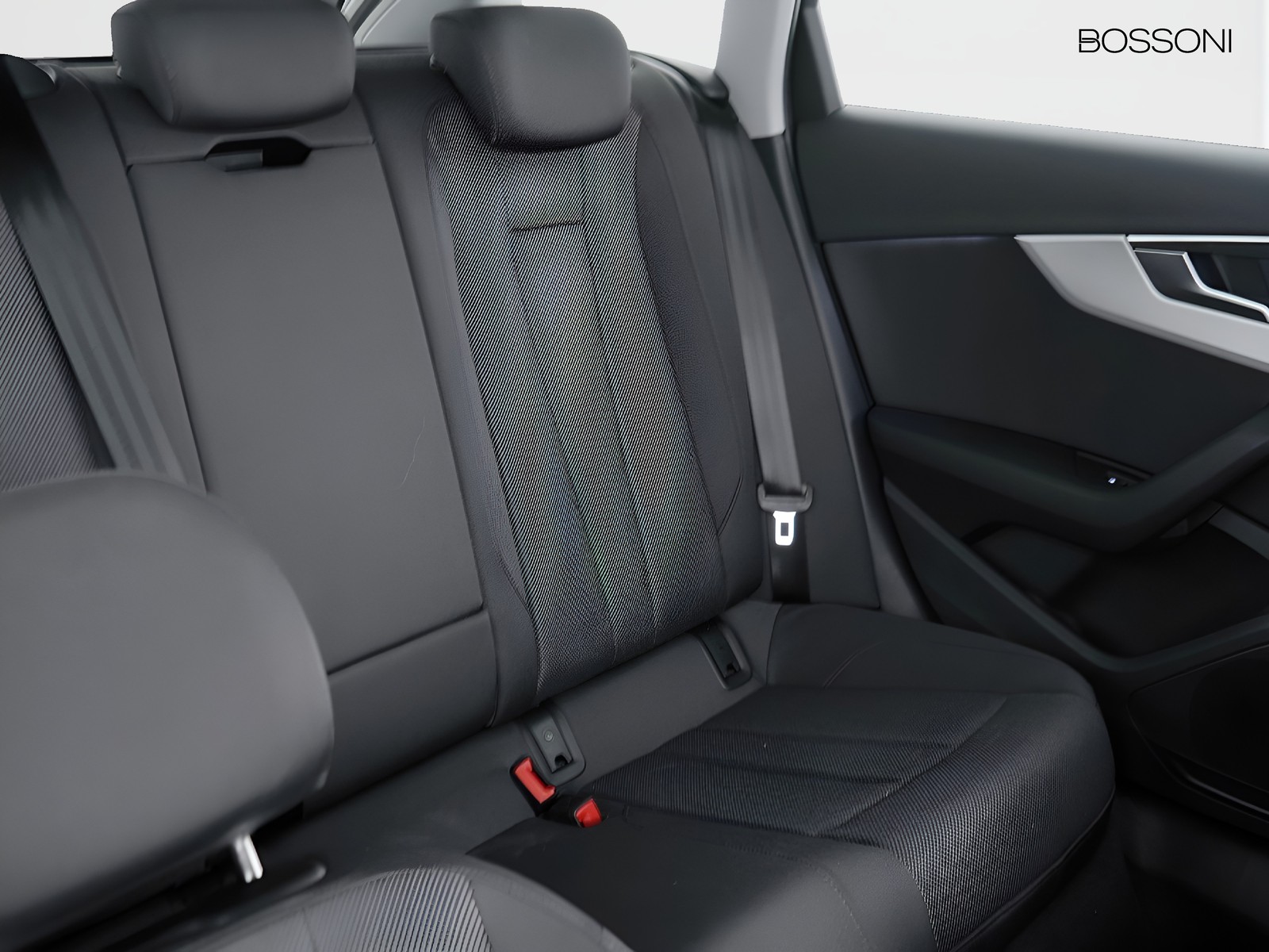 21 - Audi A4 avant 30 2.0 tdi mhev 136cv business advanced s tronic