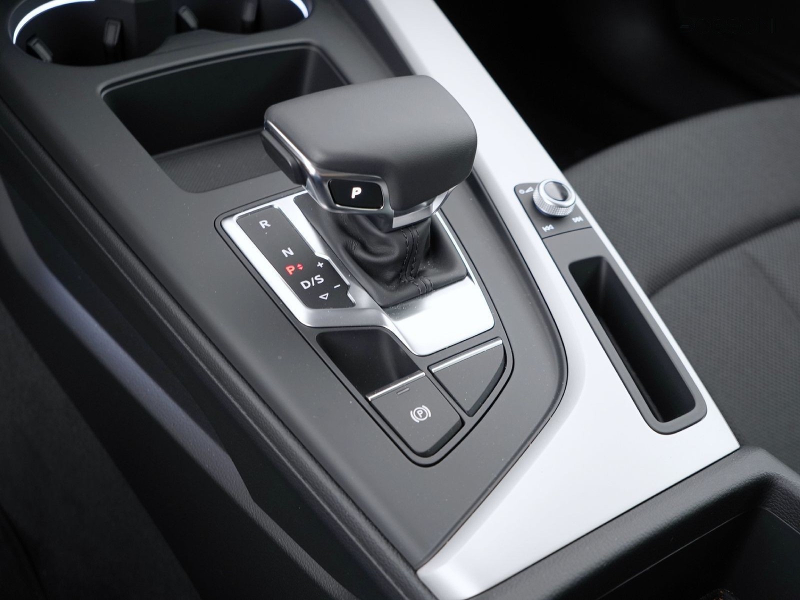 22 - Audi A4 avant 30 2.0 tdi mhev 136cv business advanced s tronic