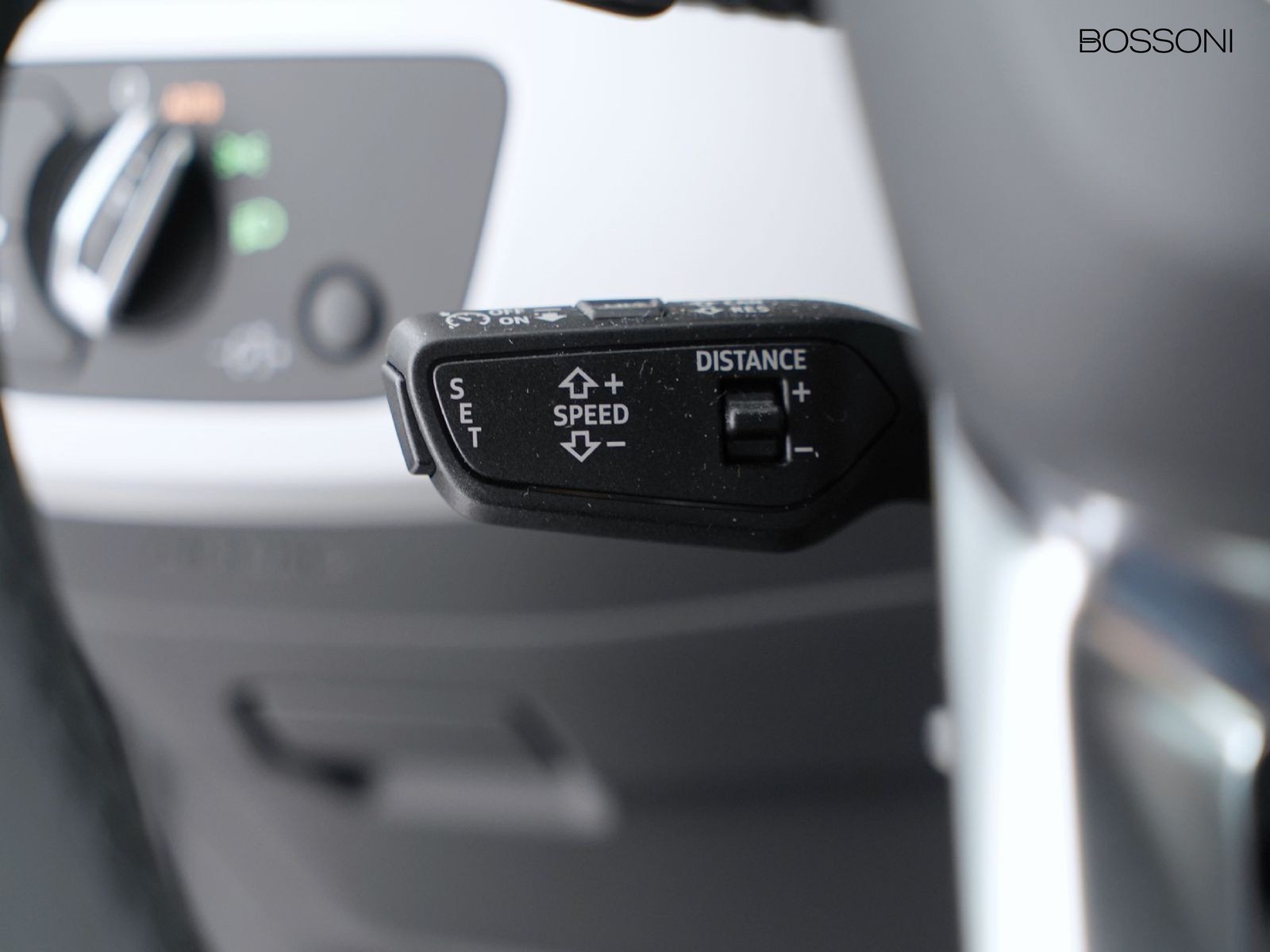 24 - Audi A4 avant 30 2.0 tdi mhev 136cv business advanced s tronic