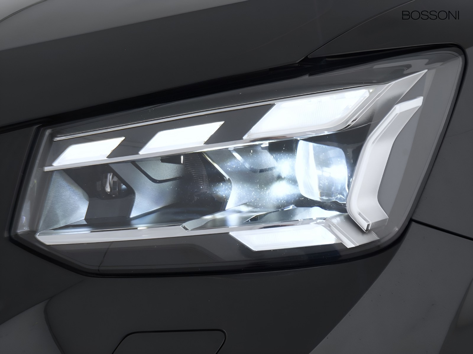 6 - Audi Q2 30 2.0 tdi admired advanced s tronic