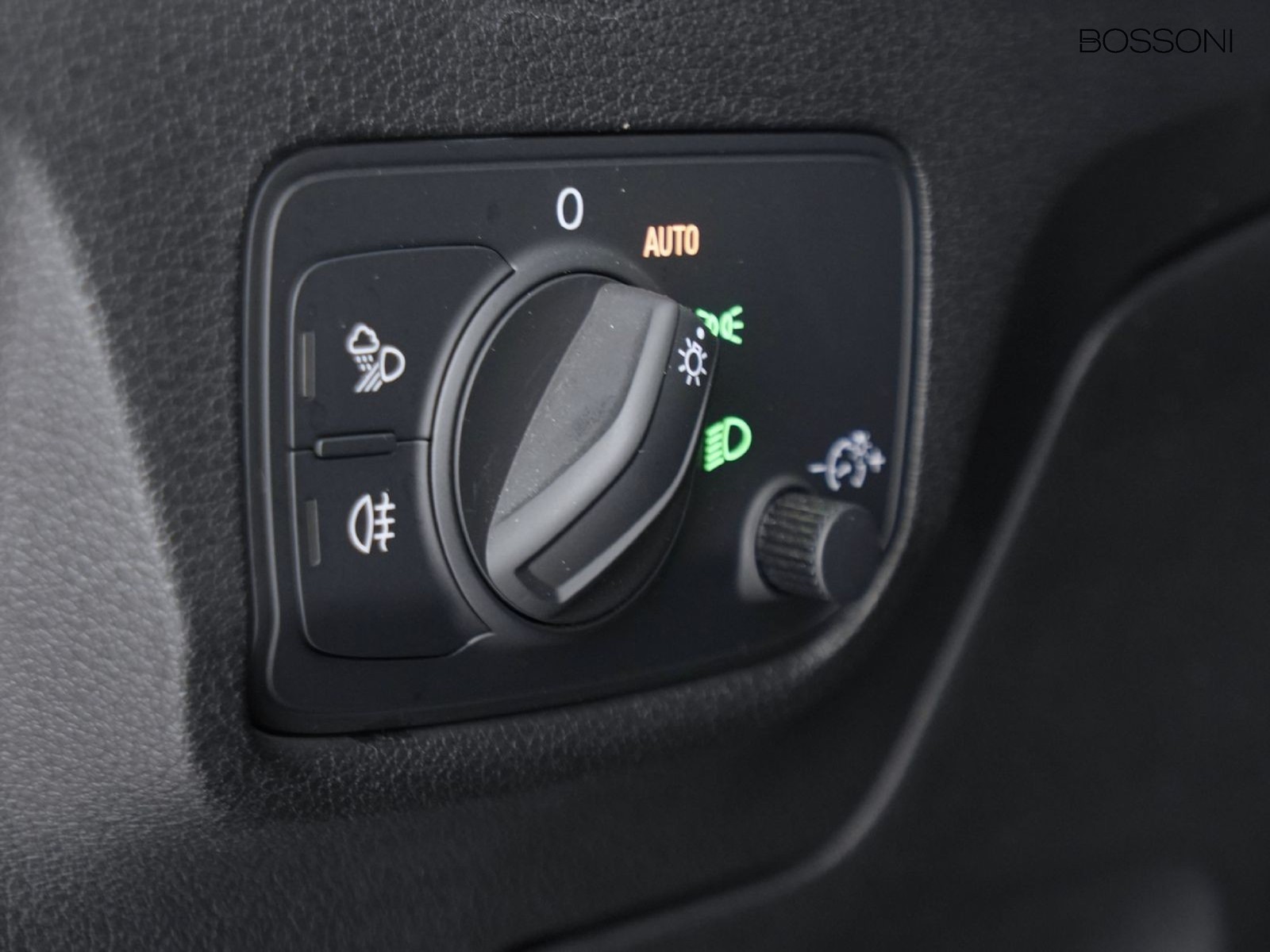 11 - Audi Q2 30 2.0 tdi admired advanced s tronic