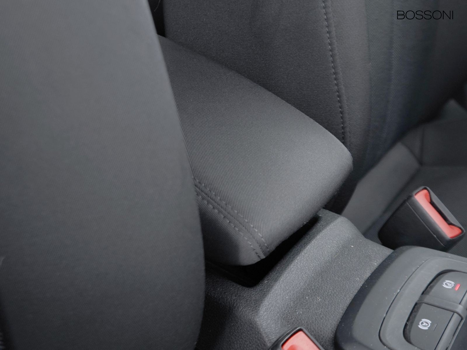 17 - Audi Q2 30 2.0 tdi admired advanced s tronic