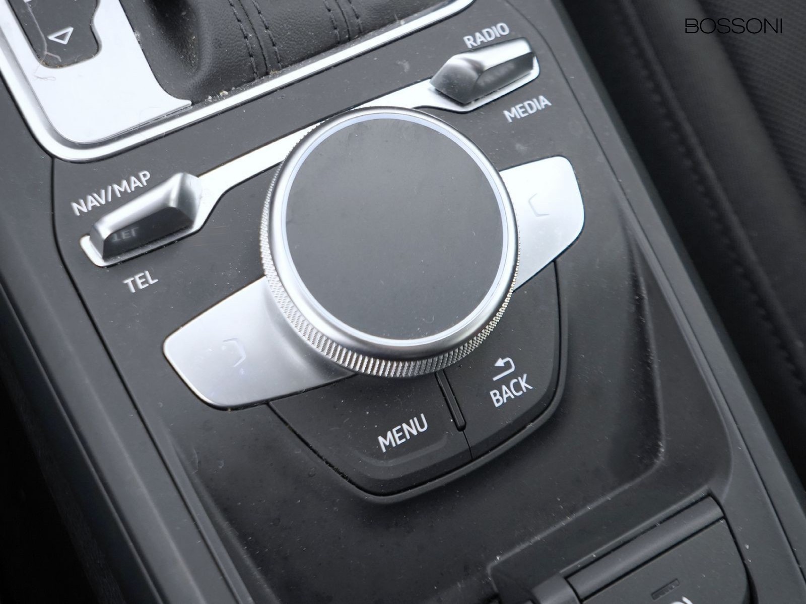 24 - Audi Q2 30 2.0 tdi admired advanced s tronic