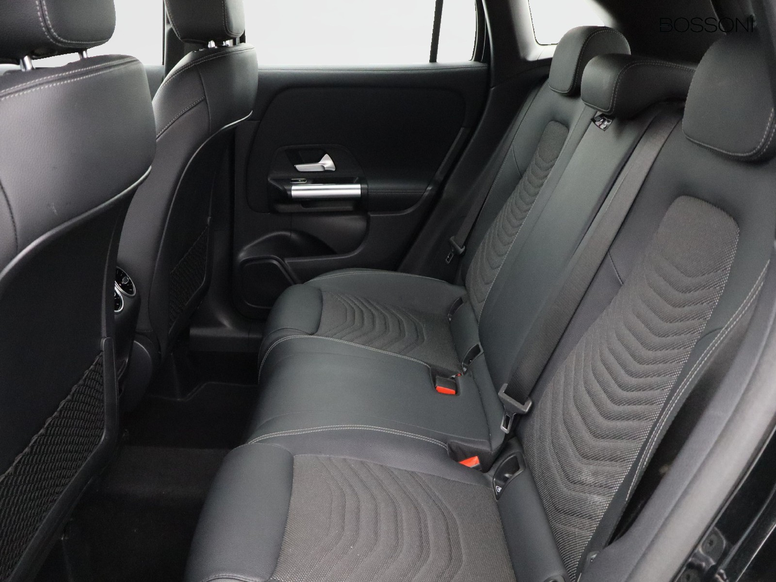 8 - Mercedes GLA 180 d sport plus 8g-dct