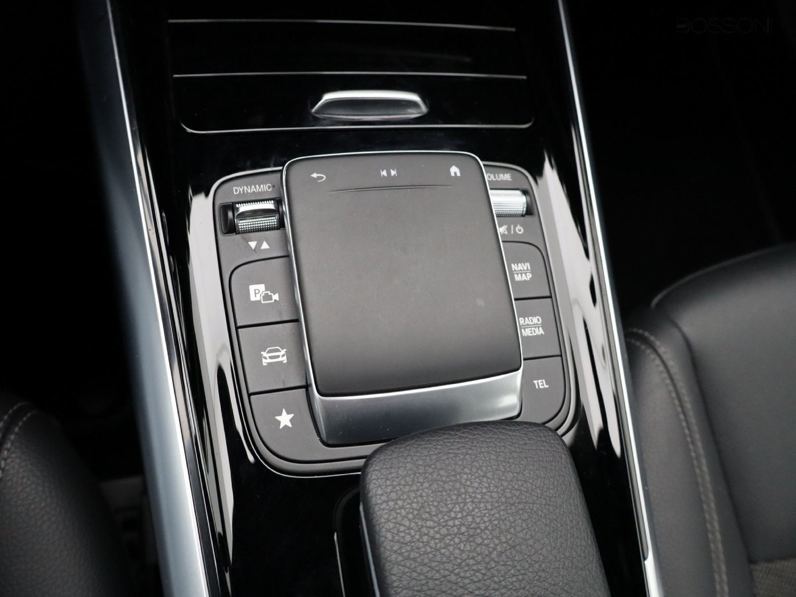 14 - Mercedes GLA 180 d sport plus 8g-dct