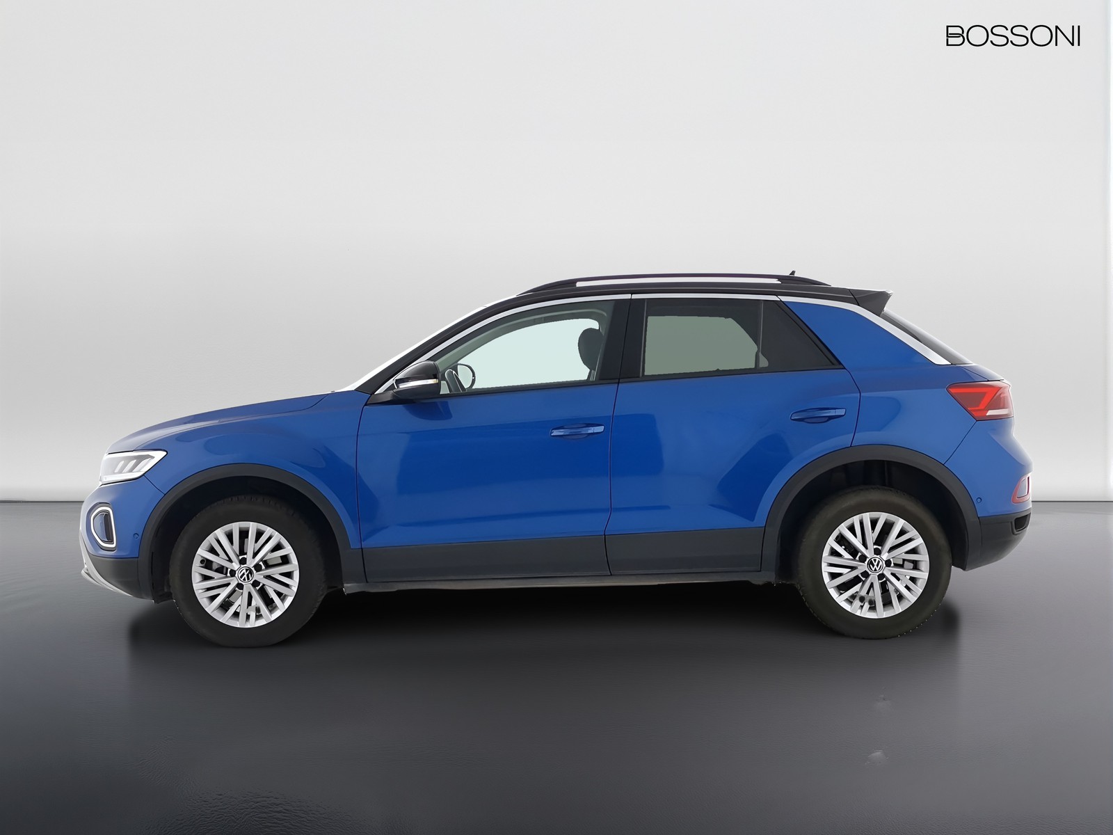 3 - Volkswagen T-Roc 1.0 tsi 110cv life