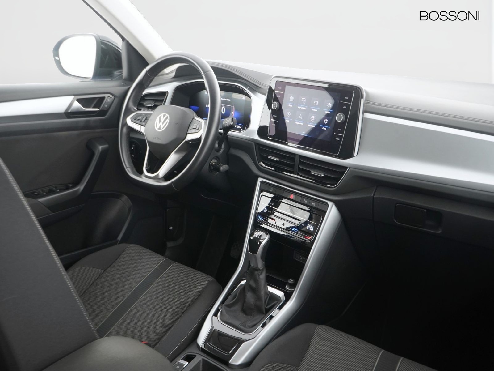 6 - Volkswagen T-Roc 1.0 tsi 110cv life