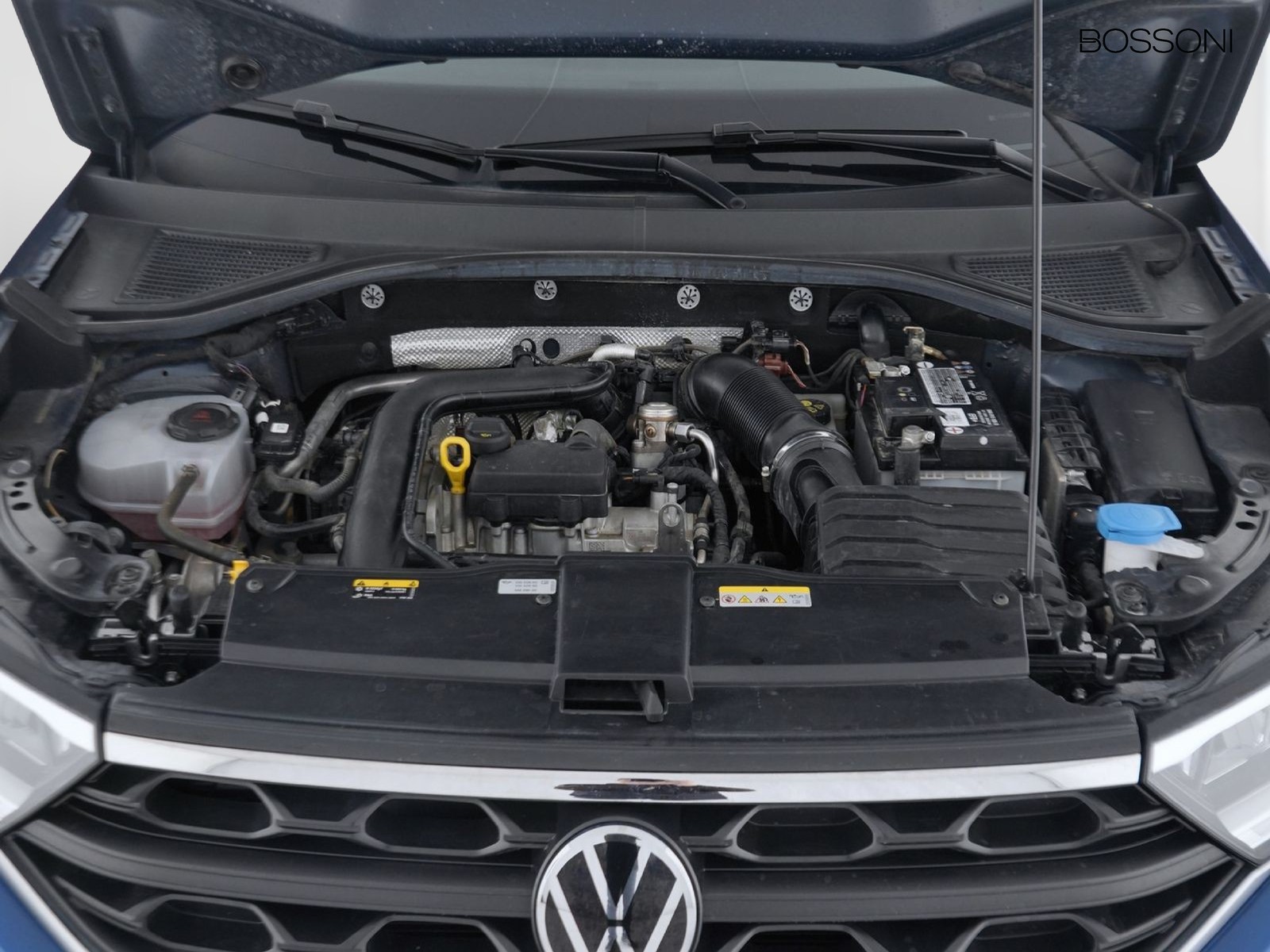 11 - Volkswagen T-Roc 1.0 tsi 110cv life