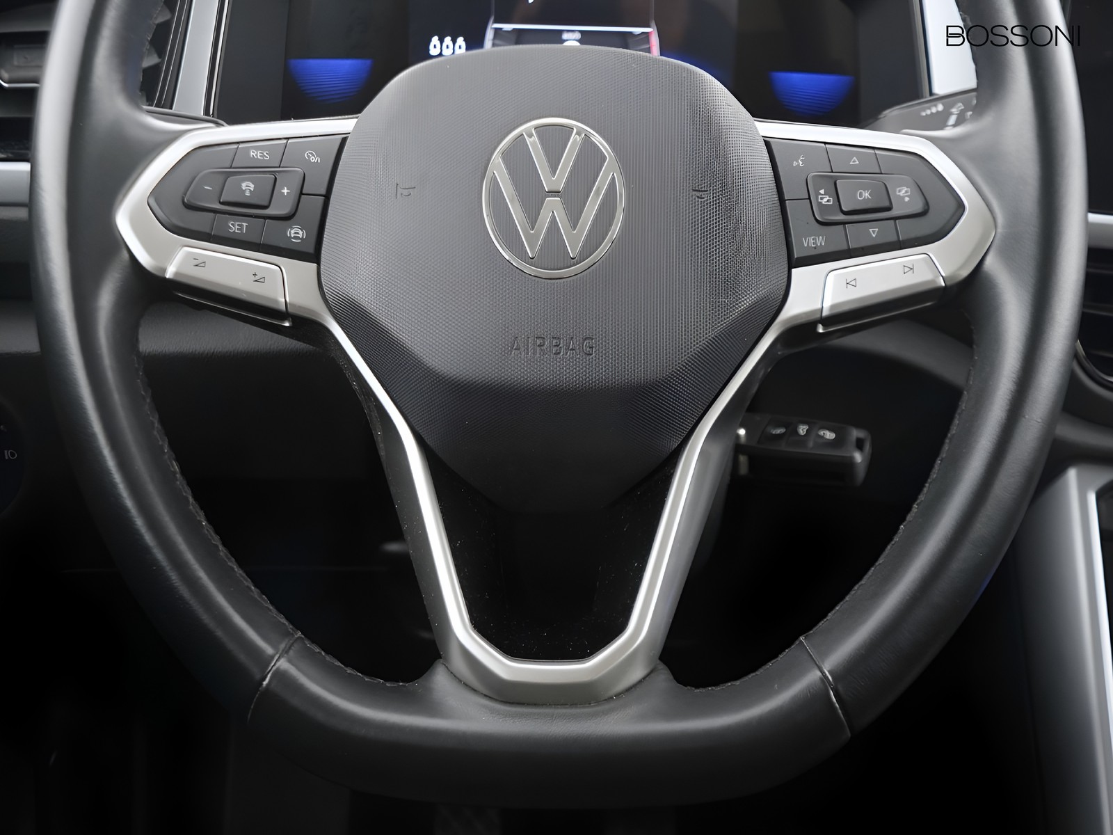 15 - Volkswagen T-Roc 1.0 tsi 110cv life