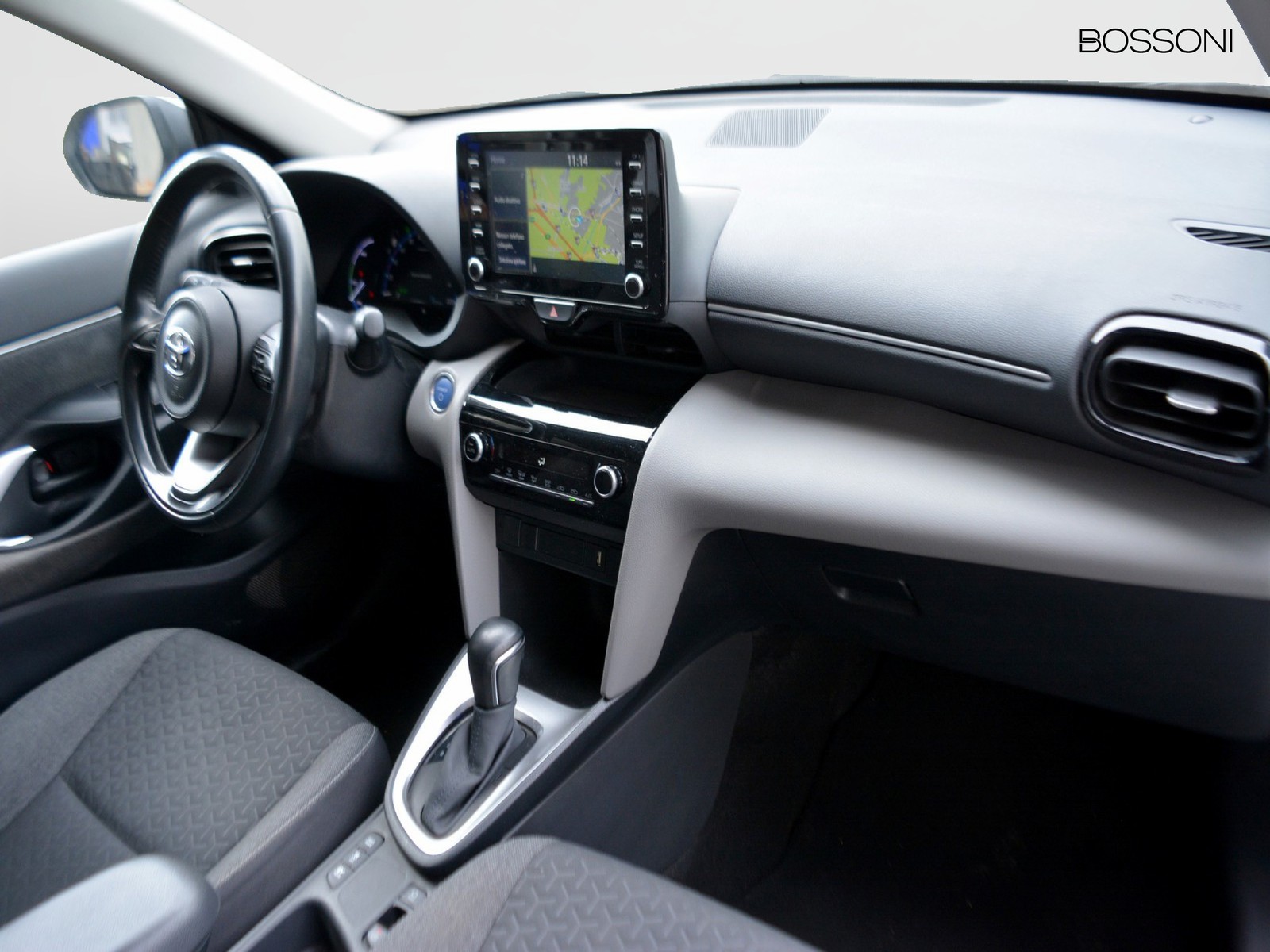 8 - Toyota yaris cross 1.5 h 116cv business fwd e-cvt