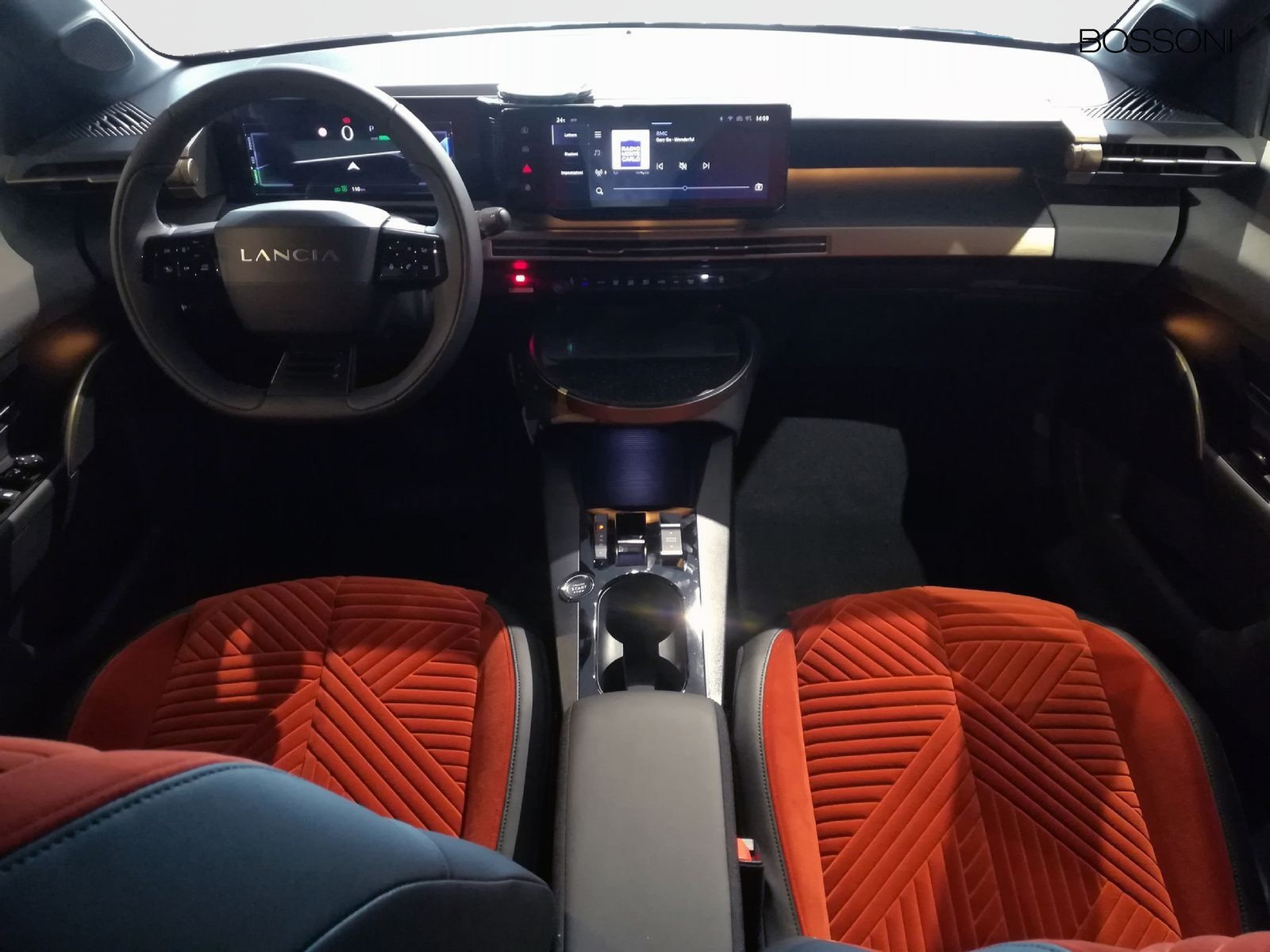 8 - Lancia Ypsilon 51kwh lx