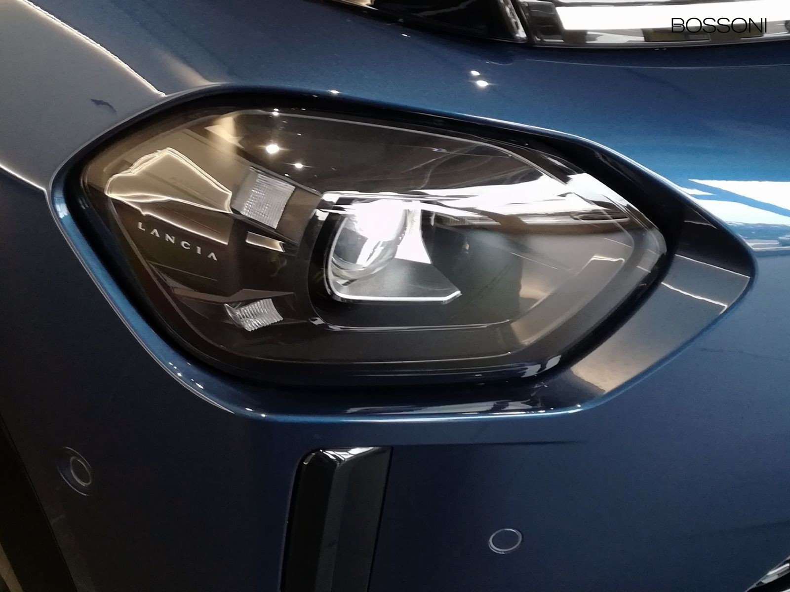 14 - Lancia Ypsilon 51kwh lx